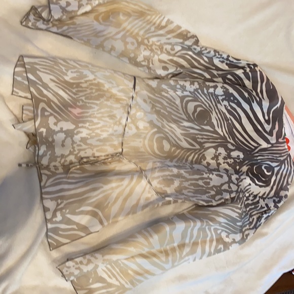 100% Silk - Picture 2 of 3